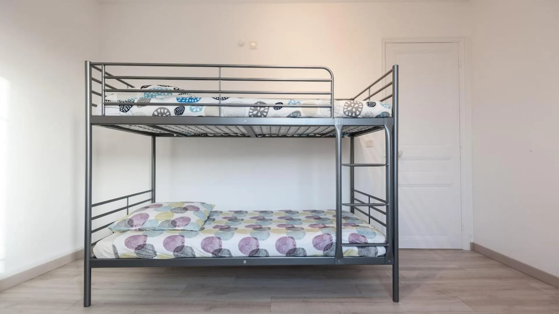 Apartment Explore Nice From Our Cozy & Quiet 2Br Aptparking