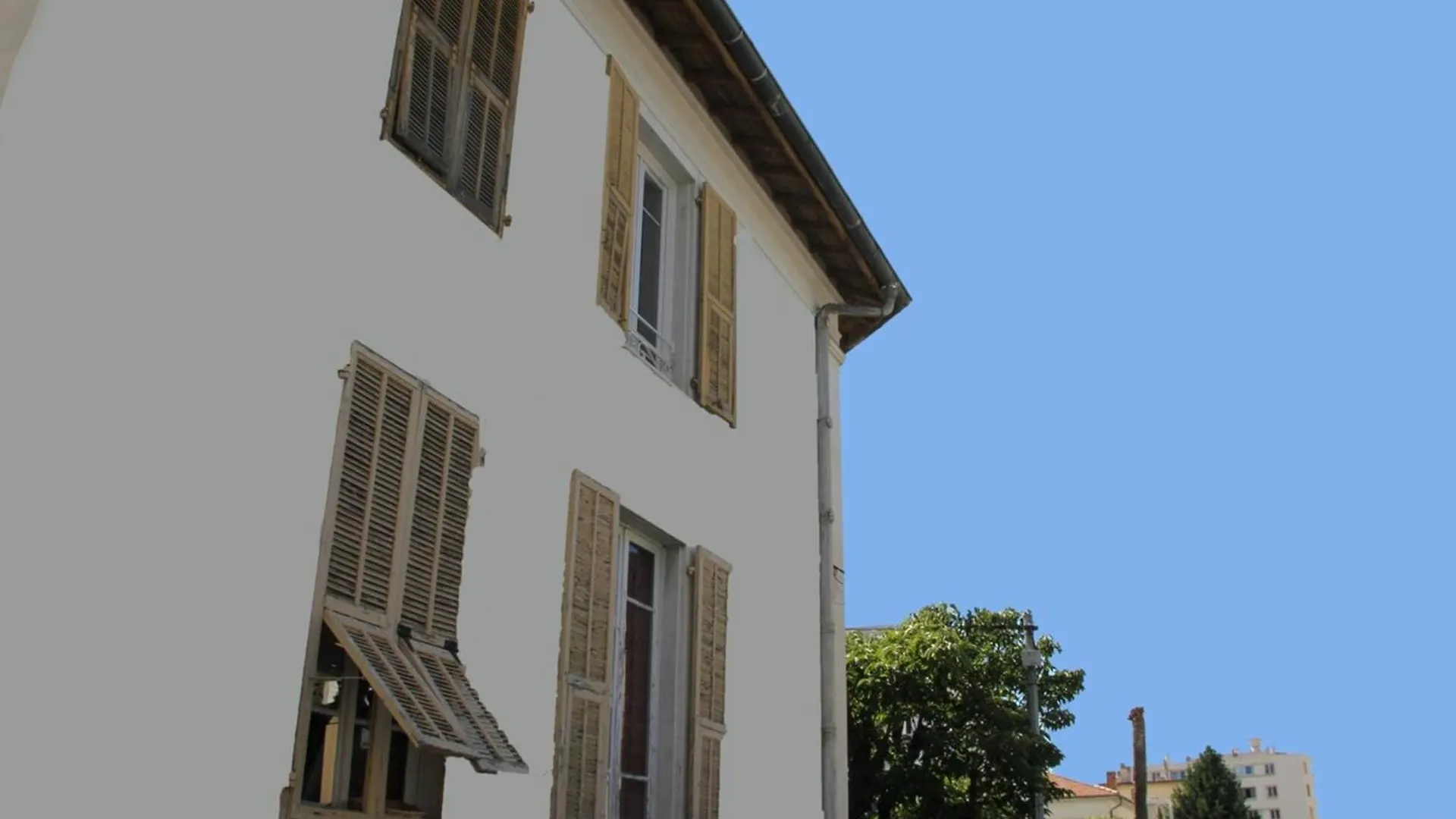 Explore Nice From Our Cozy & Quiet 2Br Aptparking 0*,  France