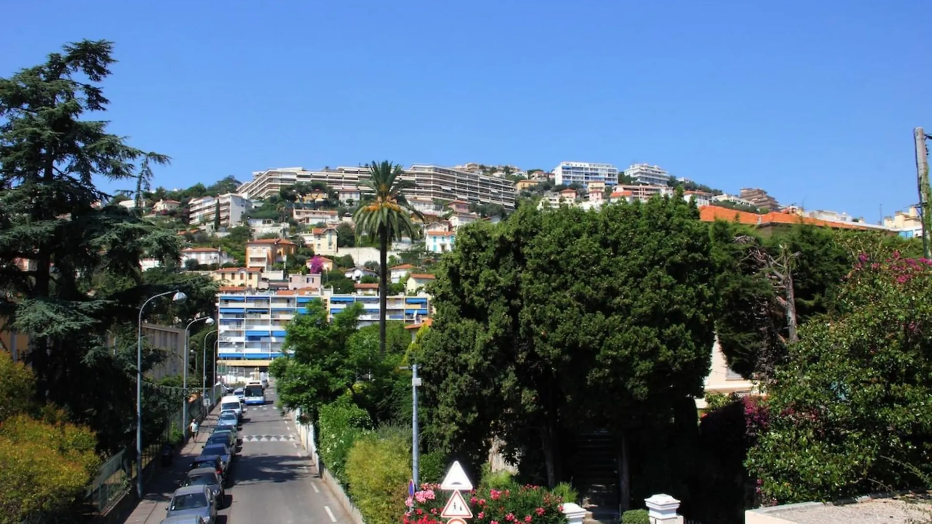 Explore Nice From Our Cozy & Quiet 2Br Aptparking